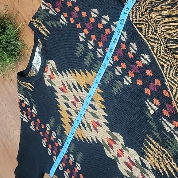 Cotton & Rye Reno Fringe Poncho w/ Sleeves - Picture 11 of 15